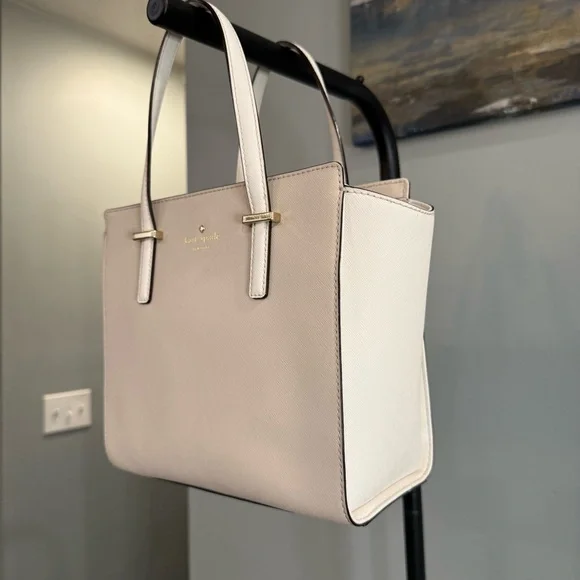 Kate Spade New York Cedar Street Hayden Bag In Blush & Cream with Gold Hardware - Picture 4 of 14